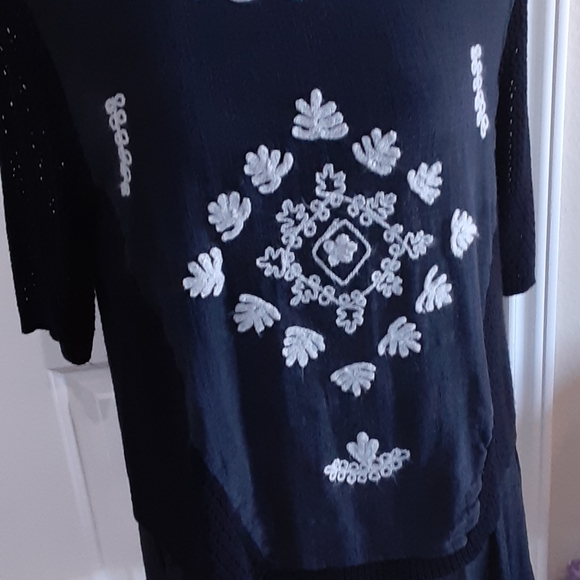 Selfie Couture by Trendology EMBROIDERED White on Navy XS/S Dress - Picture 2 of 13